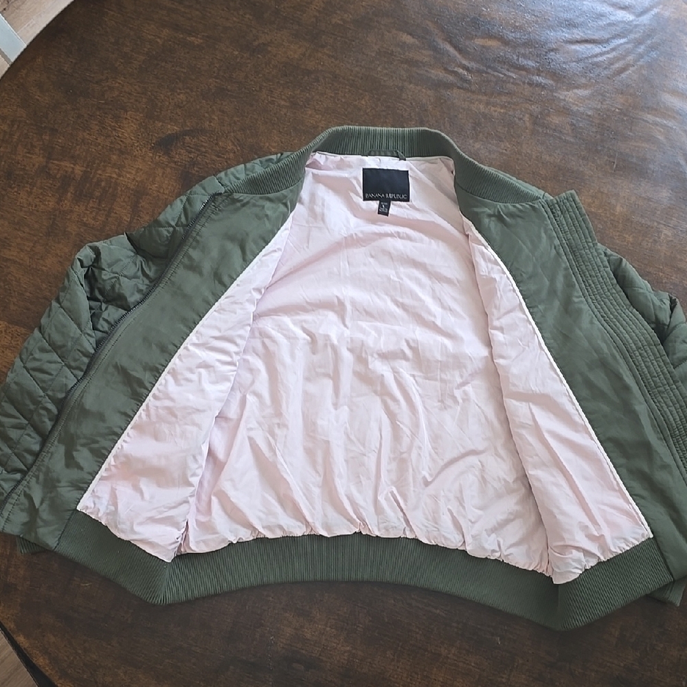 Banana Republic Green Quilted Bomber Jacket with Ribbed Trim - Picture 3 of 4